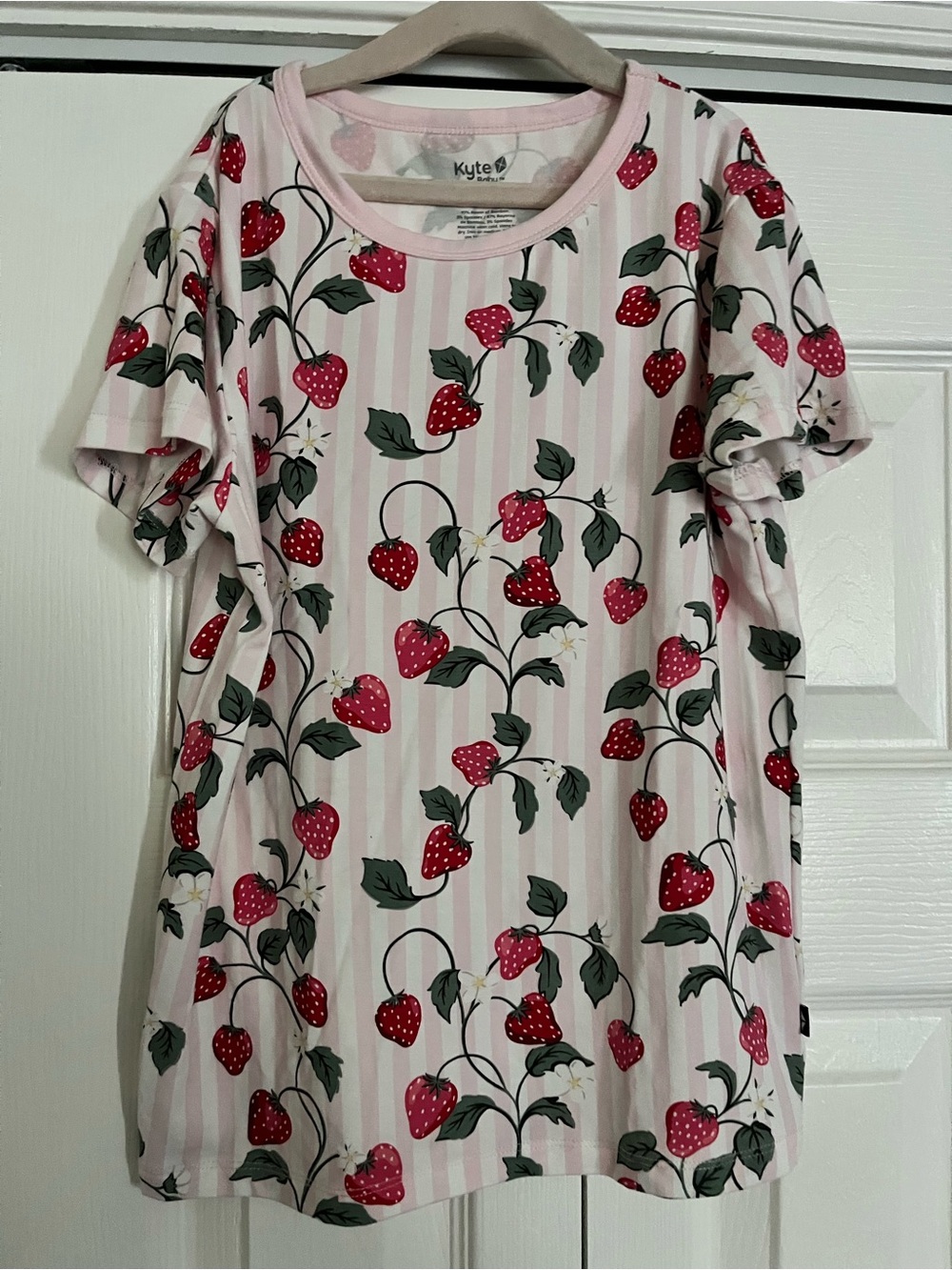 Kyte BABY Pink strawberry bamboo top